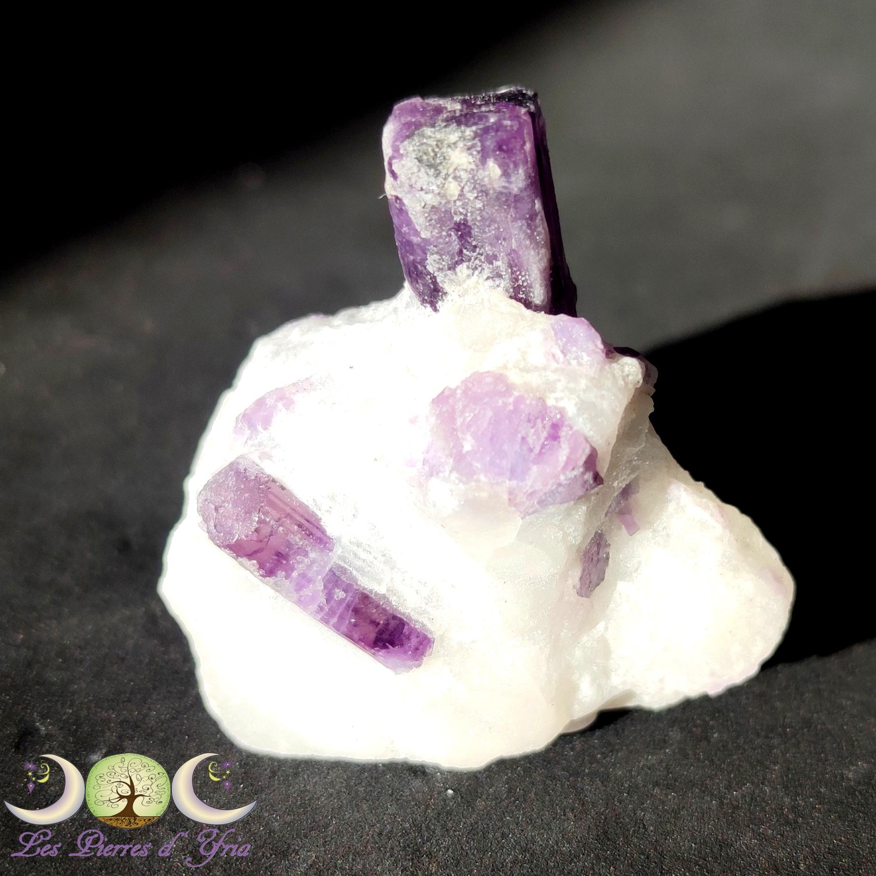1 scapolite pierre violette rare 2 