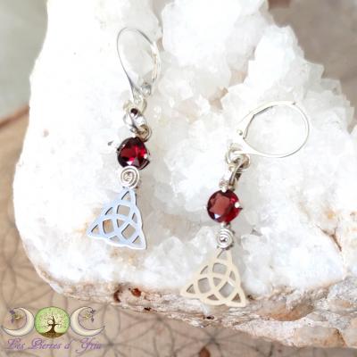 Boucles d'oreilles Grenat & Triquetra