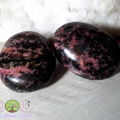 Rhodonite [Madagascar] - Galet de 80 à 100g